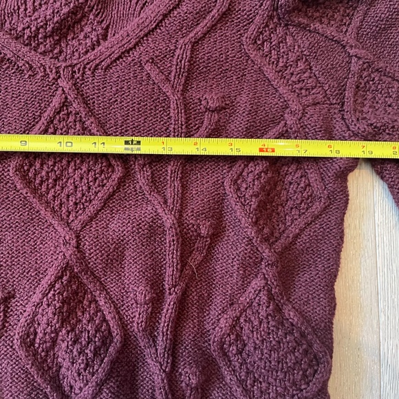 Abercrombie & Fitch V-Neck Maroon Soft Cozy Cable Knit Bobble Sweater XL - Picture 3 of 3